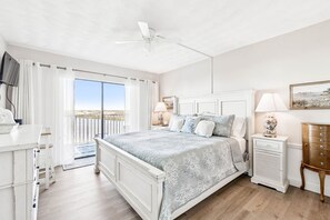 2 bedrooms, iron/ironing board, free WiFi, bed sheets - Charming Waterview Condo | 6 min wlk to beach! (Indian Shores)