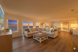 Smart TV, fireplace - Direct Oceanfront Luxury: Brand New Beach House at Coastal Therapy (St. Augustine)