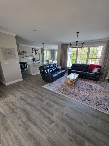  5BR Home Near Colonial Williamsburg & Busch Gardens, Gated,Pet-Friendly