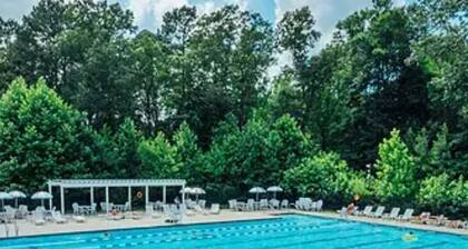 5BR Home Near Colonial Williamsburg & Busch Gardens, Gated,Pet-Friendly