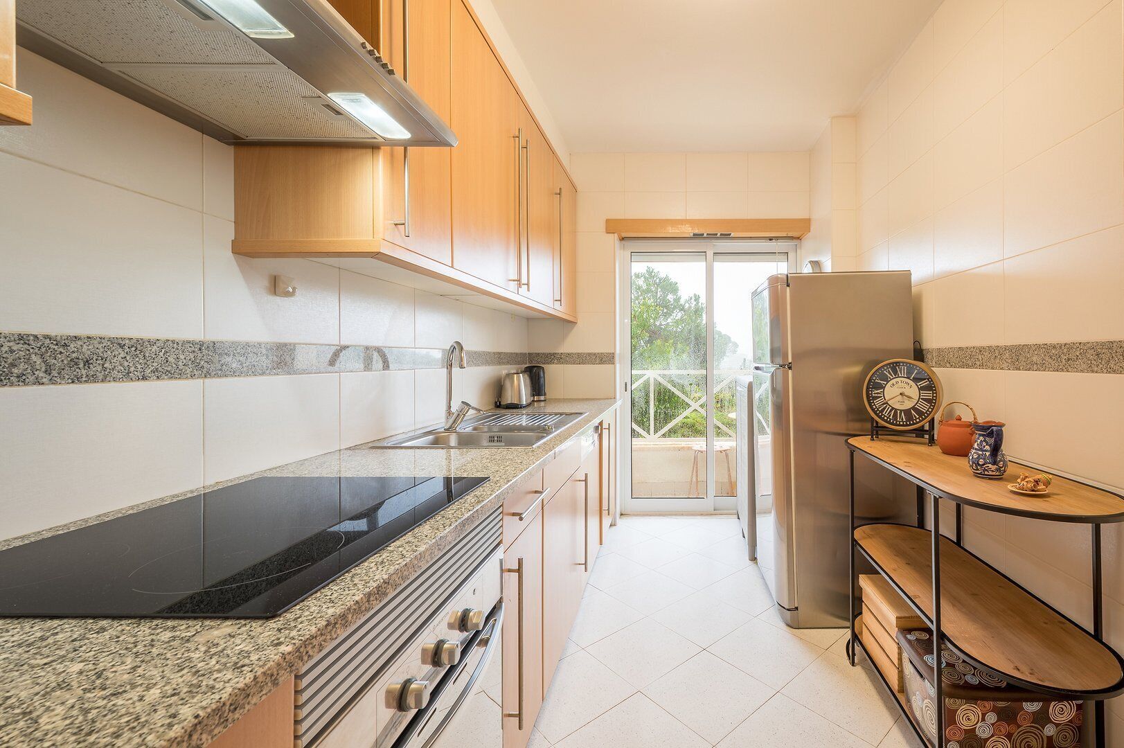 Réfrigérateur, micro-ondes, four, lave-vaisselle