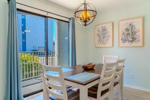 Dining - Rest & Relax - Beachfront Resort (Myrtle Beach)