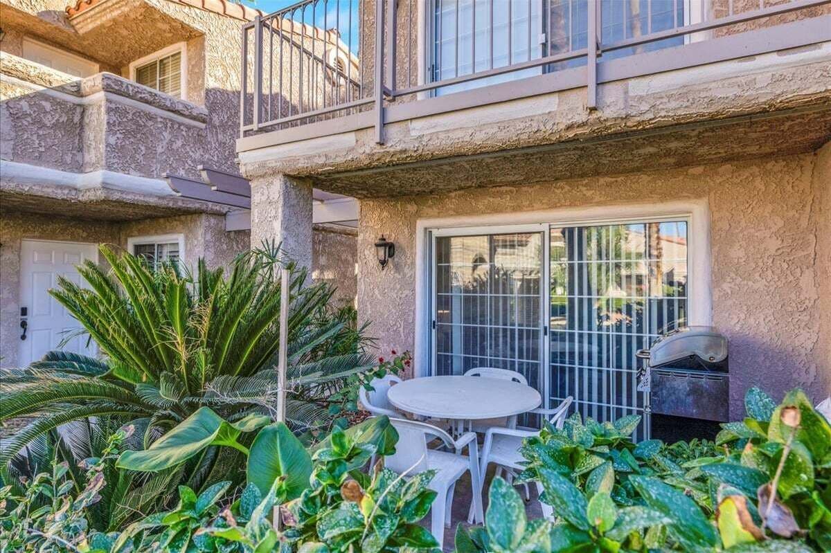 Condo, 1 Queen Bed, Patio, Garden View (Parocela P113) | Outdoor dining