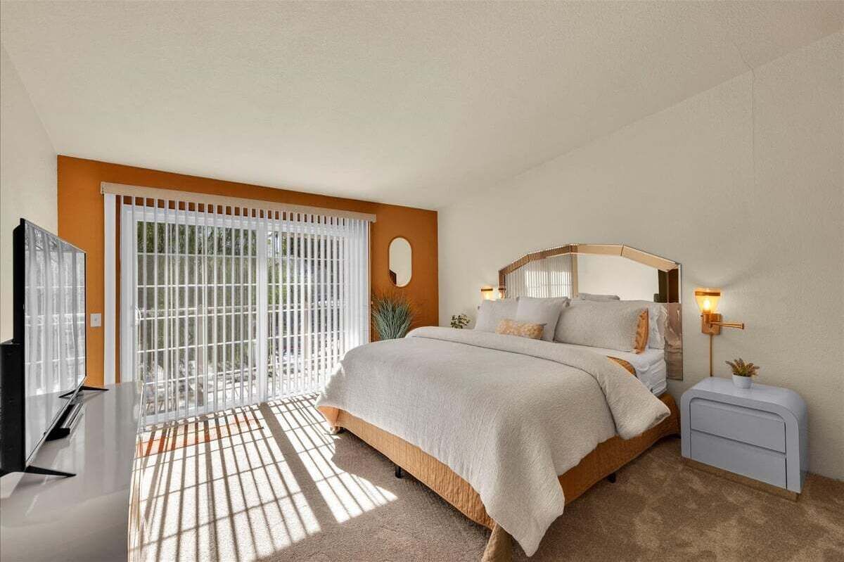 2 bedrooms, individually decorated, individually furnished