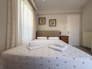 Silitysrauta/-lauta, Wi-Fi, vuodevaatteet