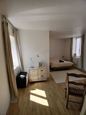 WiFi, bed sheets - Maison du Jardinier 1 à 4 personnes (Argenton-sur-Creuse)