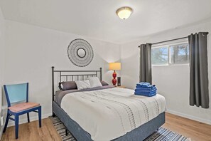 3 bedrooms, iron/ironing board, WiFi, bed sheets