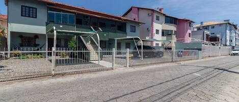 Basic Apartment | Exterior