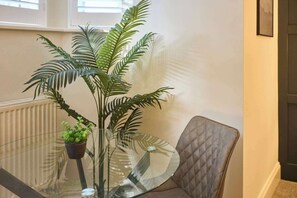 House - Host Stay The Langley Hotel Apartment 11 (Whitby)