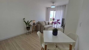 Dining - Comfort and convenience for up to 5 people. (Campinas)