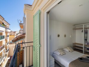 2 bedrooms, iron/ironing board, WiFi, bed sheets - Luxurious 2 bedroom penthouse with roof terrace (Cannes)