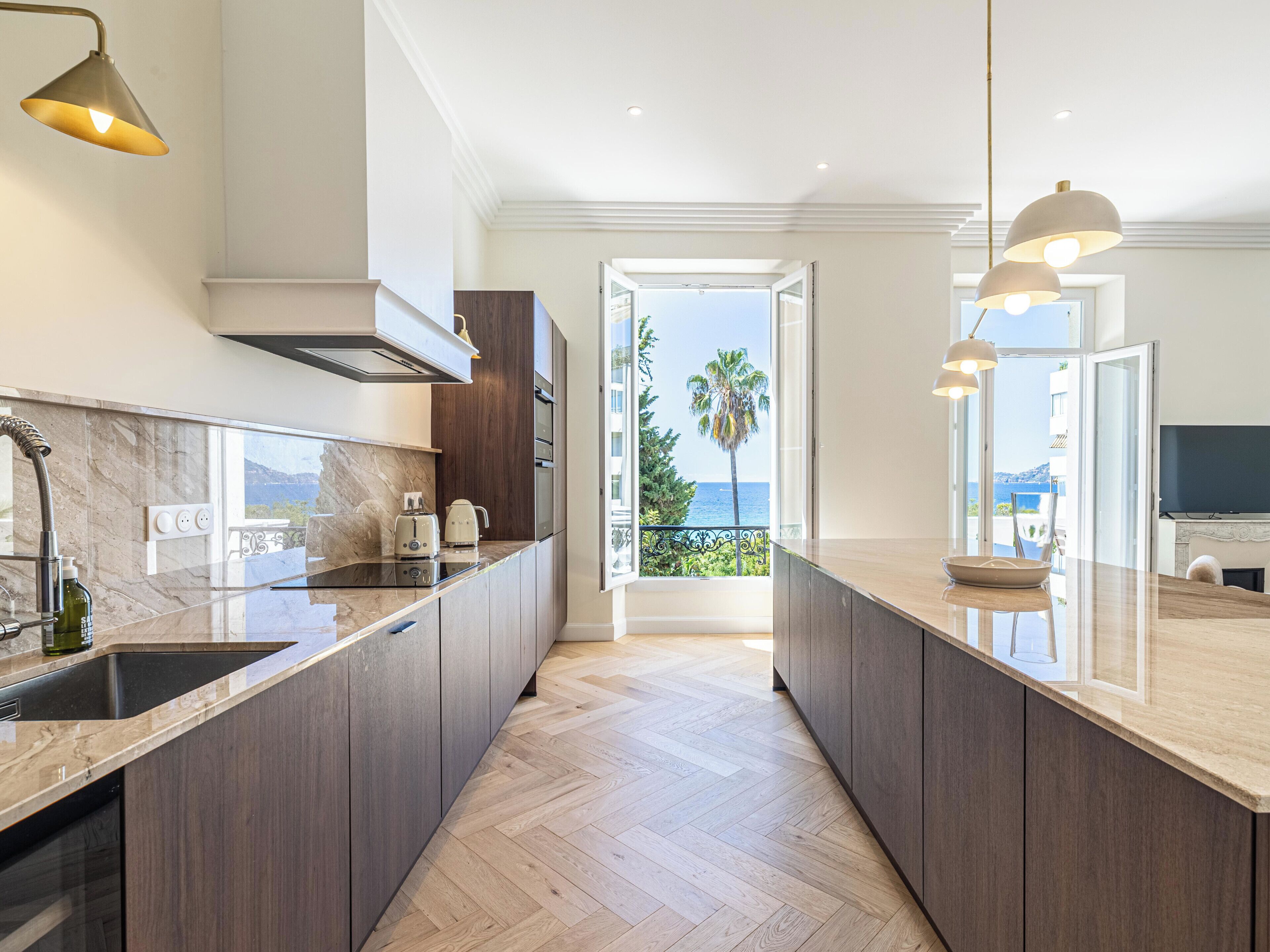 Réfrigérateur, micro-ondes, four, lave-vaisselle