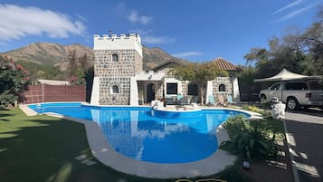 Chalet Keluarga | Kolam renang | Kolam renang outdoor musiman