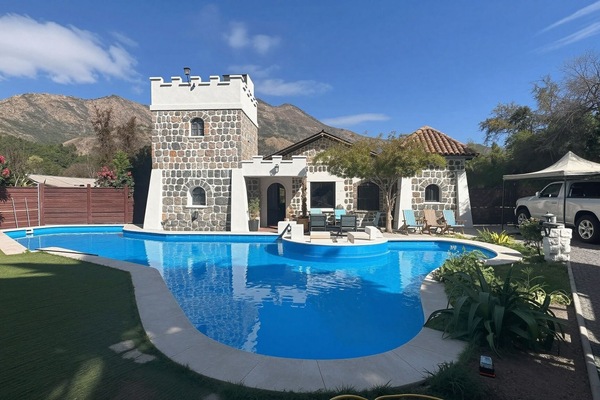 Chalet | Pool | Seasonal outdoor pool