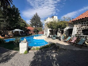 Familie chalet | Zwembad | Een seizoensgebonden buitenzwembad