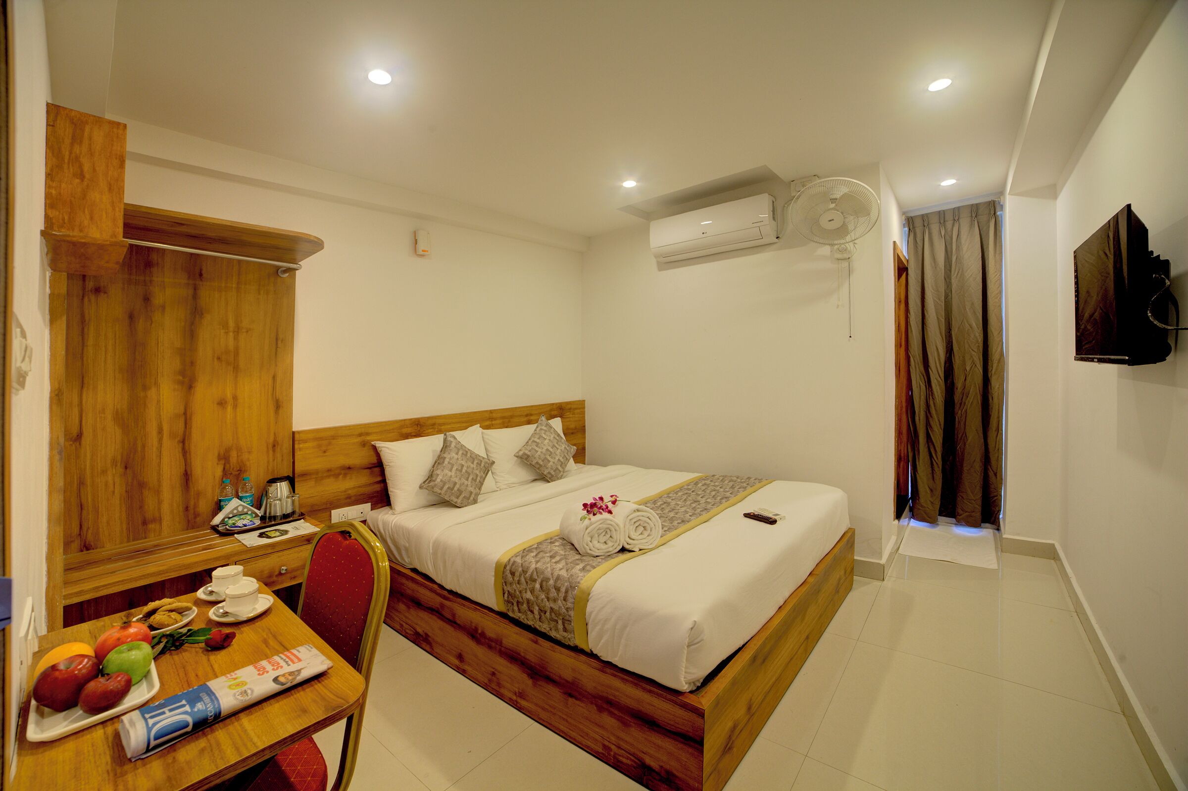 标准双人房 | 办公桌、笔记本电脑工作区、熨斗/熨板、免费 WiFi