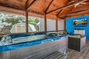 Interior - Updated Classic Cabin, Private Community + Hot Tub (Old Fort)