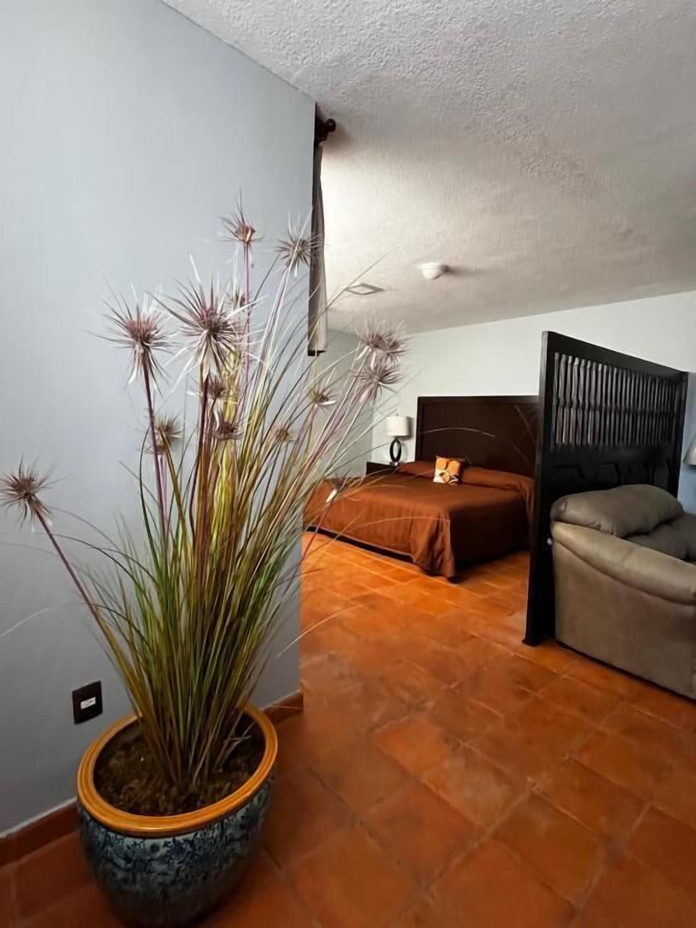 Caja de seguridad en la habitación y escritorio 