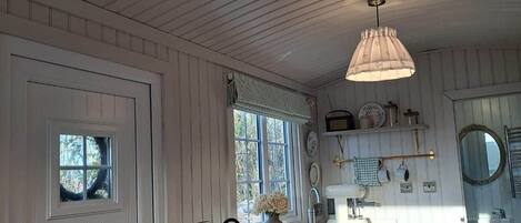 Fridge, stovetop, toaster, cookware/dishes/utensils