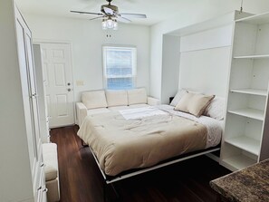 WiFi, bed sheets - The Starland Loft Apartment- Savannah, GA (Savannah)