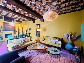 Fireplace - Private Riad with heated pool on terrace in winter (Marrakech)