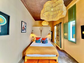 3 bedrooms, WiFi, bed sheets - Private Riad Marrakech with heated rooftop pool. (Marrakech)