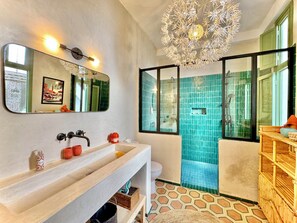 Shower, hair dryer, towels, soap - Private Riad Marrakech with heated rooftop pool. (Marrakech)