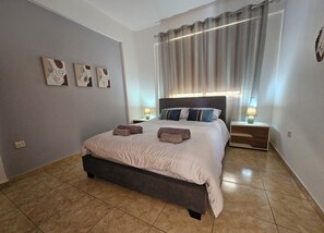 2 bedrooms, iron/ironing board, free WiFi, bed sheets - Amazing central apartment - 2-bedrooms & Pool in sunny Paphos (Pafos)