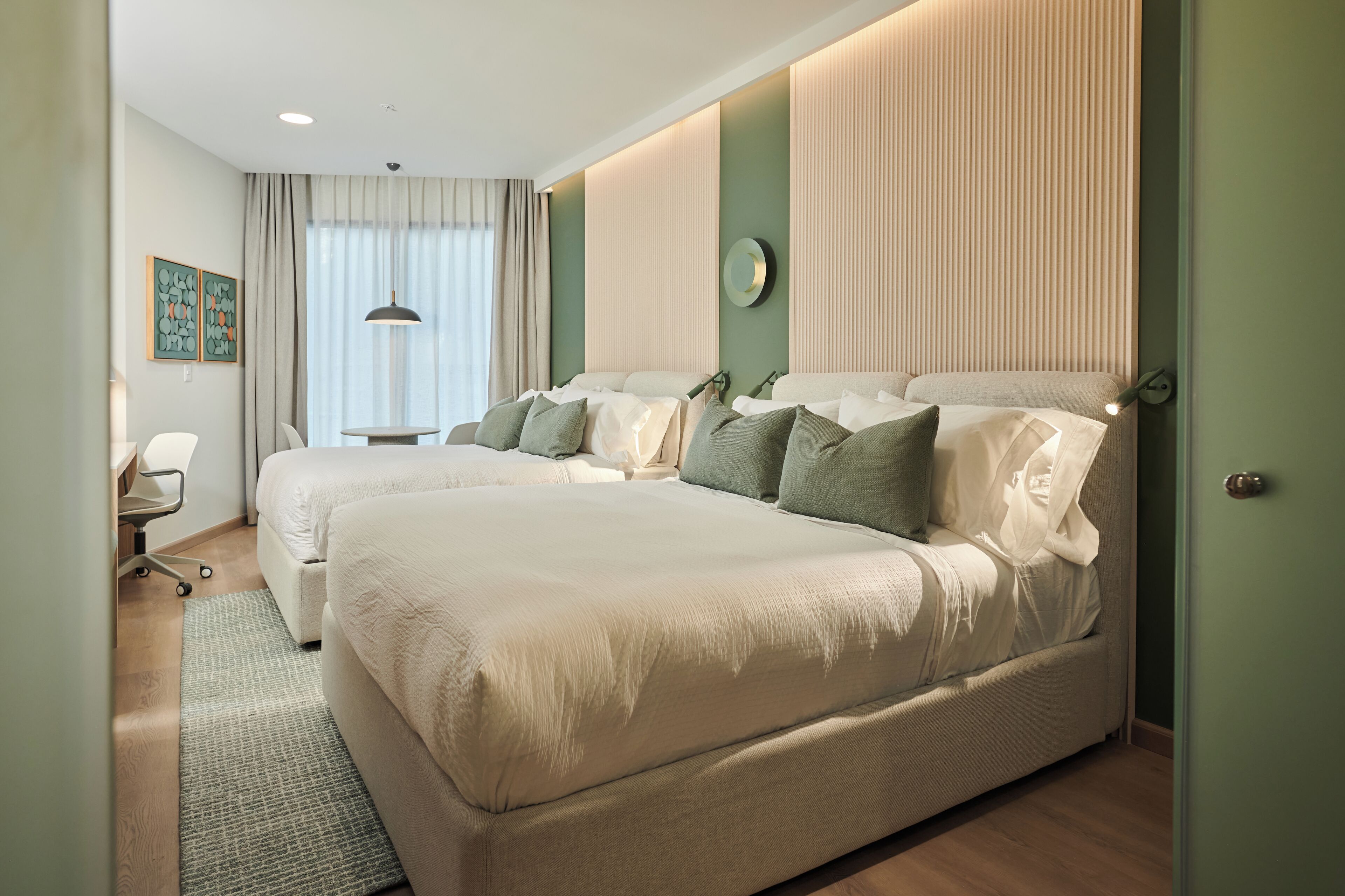 スイート キングベッド 1 台 テラス シティビュー (Living Room;with Sofabed)