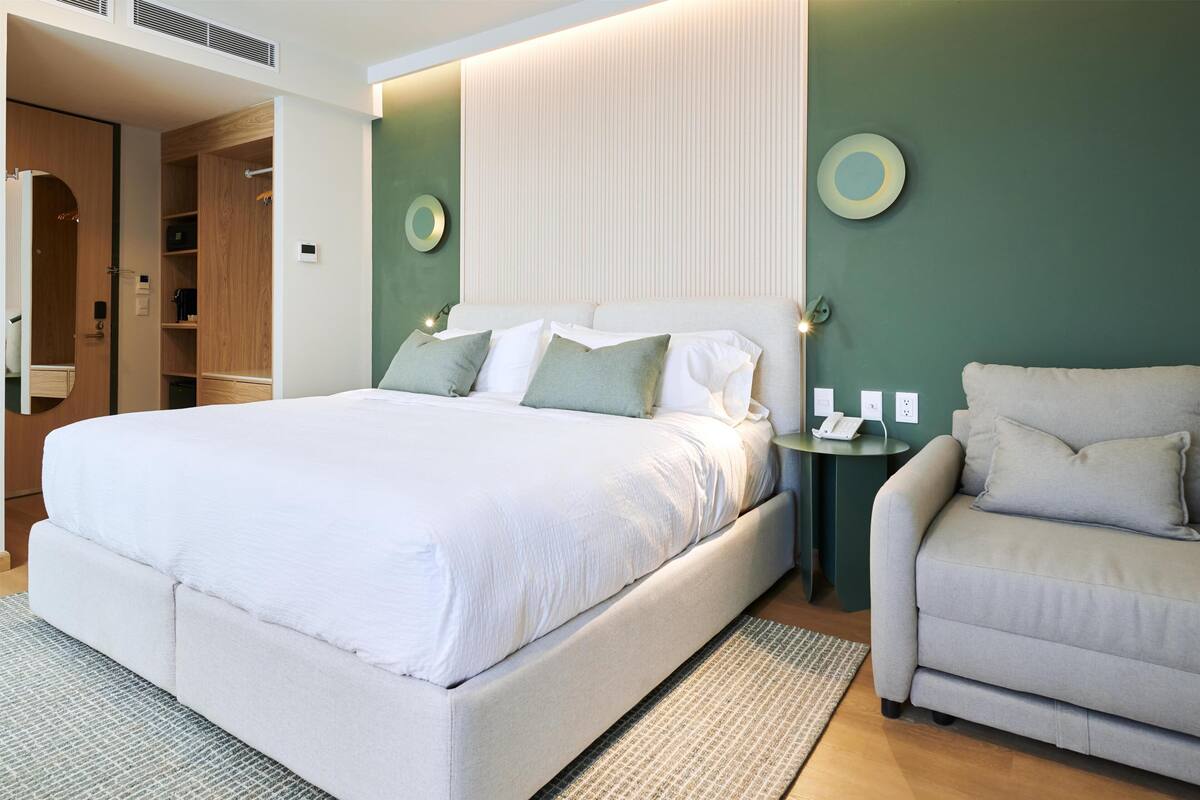 Quarto executivo, 1 cama King, para não fumantes (with Sofabed) | Frigobar, cofres nos quartos, escrivaninha