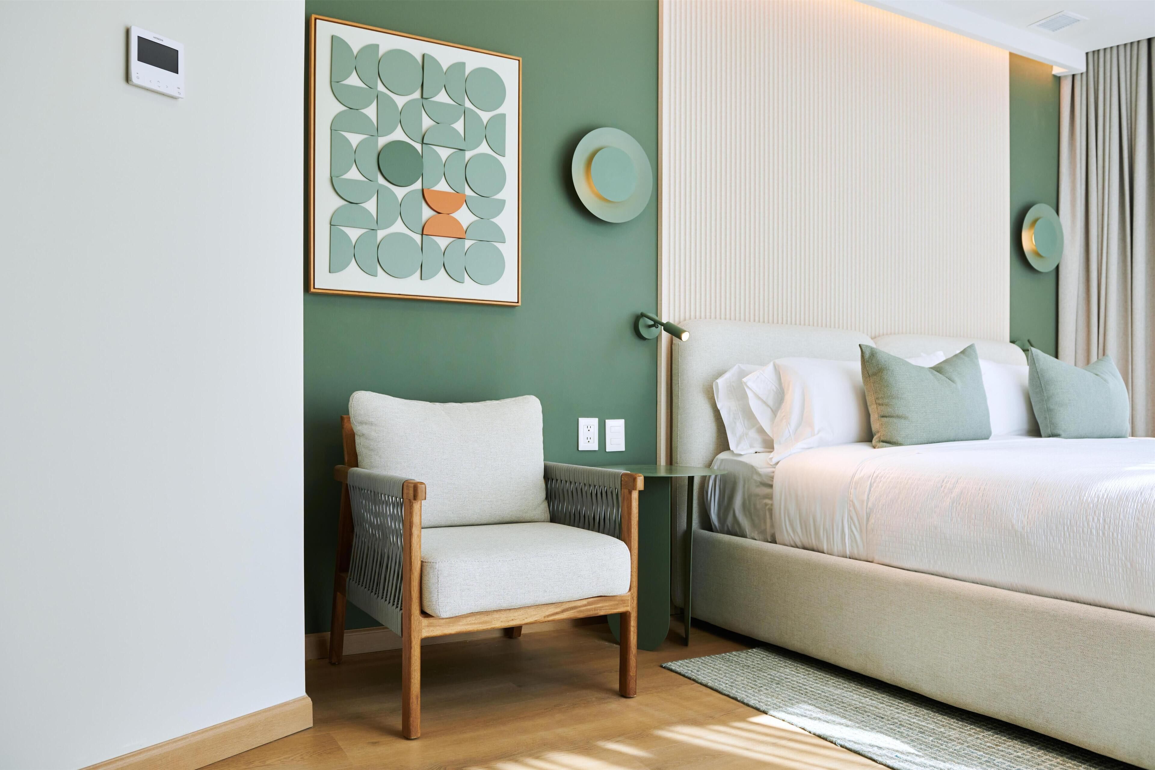 Minibar, desk, laptop workspace