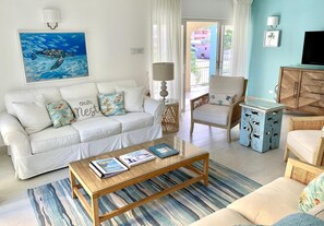 Smart TV - Breezy Beachfront Apartment: Turtles Nest C (Dover)