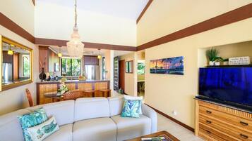 Condo, Multiple Beds (Country Club Villas#310) | Living area