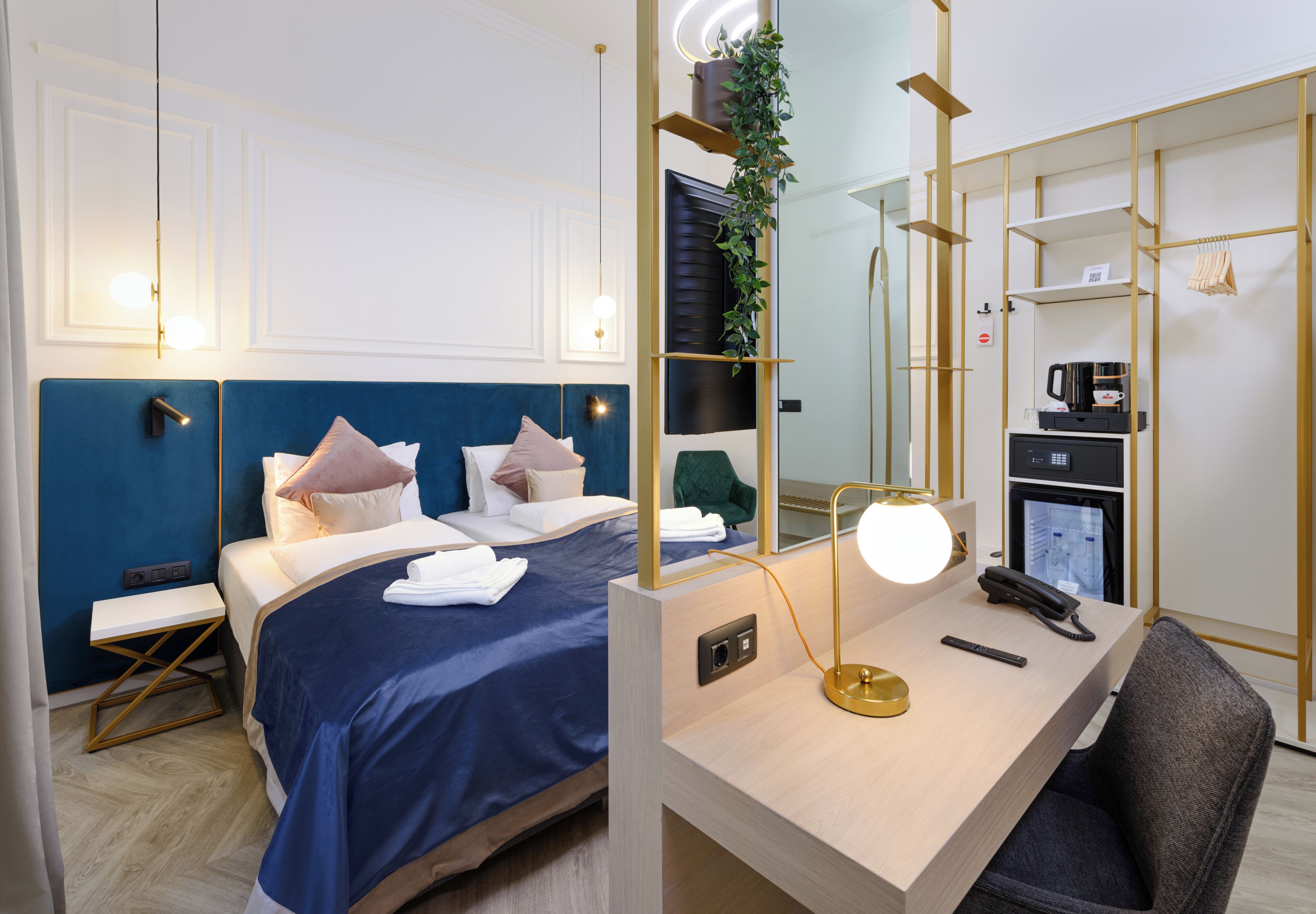 Standard-Zweibettzimmer | Hochwertige Bettwaren, Betten mit Memory-Foam-Matratzen, Zimmersafe