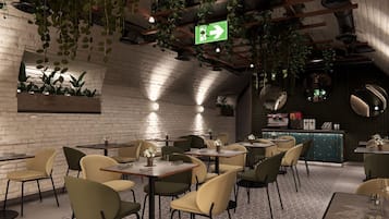 Tägliches Frühstücksbuffet (15 EUR pro Person)