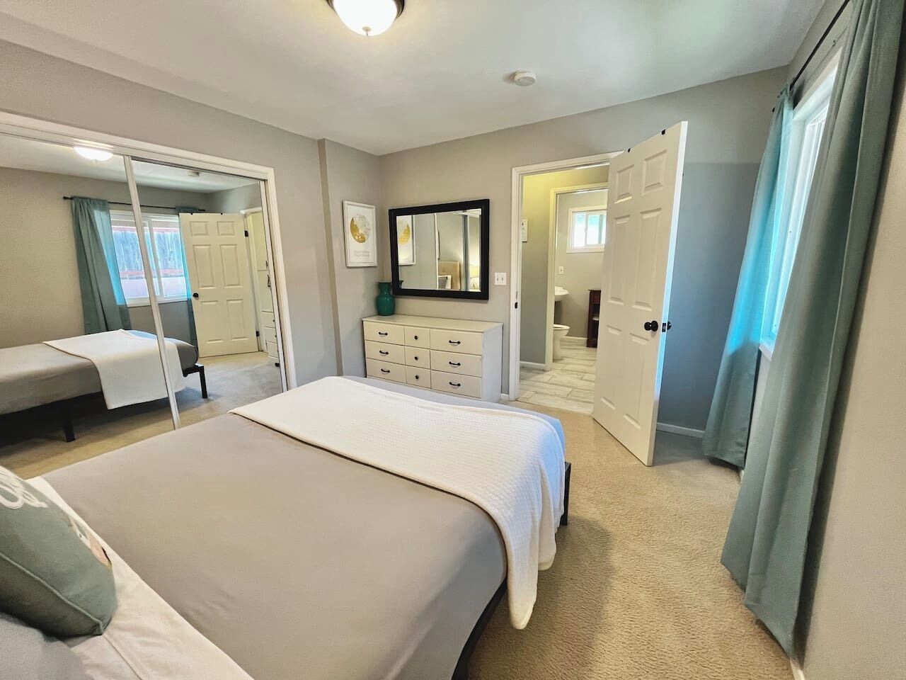 Desk, iron/ironing board, travel cot, free WiFi