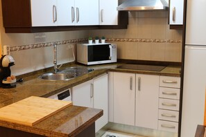 Private kitchen - LA VENENCIA II APARTMENT (Jerez de la Frontera)