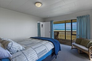WiFi, bed sheets - Tides and Time Bach - Ahipara Holiday Home (Kaitaia)