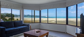 Tides and Time Bach - Ahipara Holiday Home
