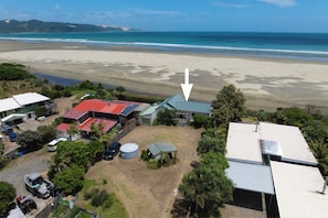 Beach - Tides and Time Bach - Ahipara Holiday Home (Kaitaia)