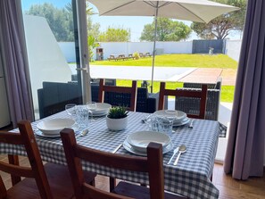 經典公寓, 2 間臥室, 陽台, 花園景觀 | 起居區