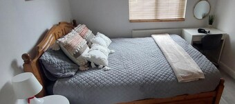 Couples/business/family- Wifi- Parking- Sleeps 2