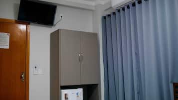 Desk, laptop workspace, free WiFi