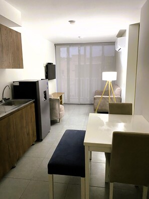 Dining - Enjoy the sun and beach in our apartment. Mauzi Abba House (Cartagena de Indias)