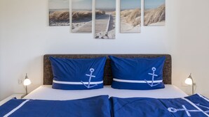2 bedrooms, iron/ironing board, WiFi, bed sheets - Kniepsand vacation apartment, quiet but very centrally located on the dunes (Wittdün auf Amrum)