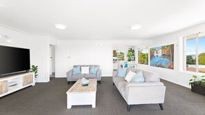 TV - Golfers View Penthouse (Narooma)