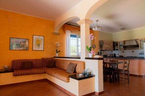 TV - Villa Gaia By Vivimy (Racale)
