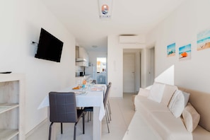 TV - Julia Home By Vivimy (Ugento)