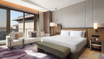 1 King Standard Garden View | Blackout drapes, free WiFi, bed sheets