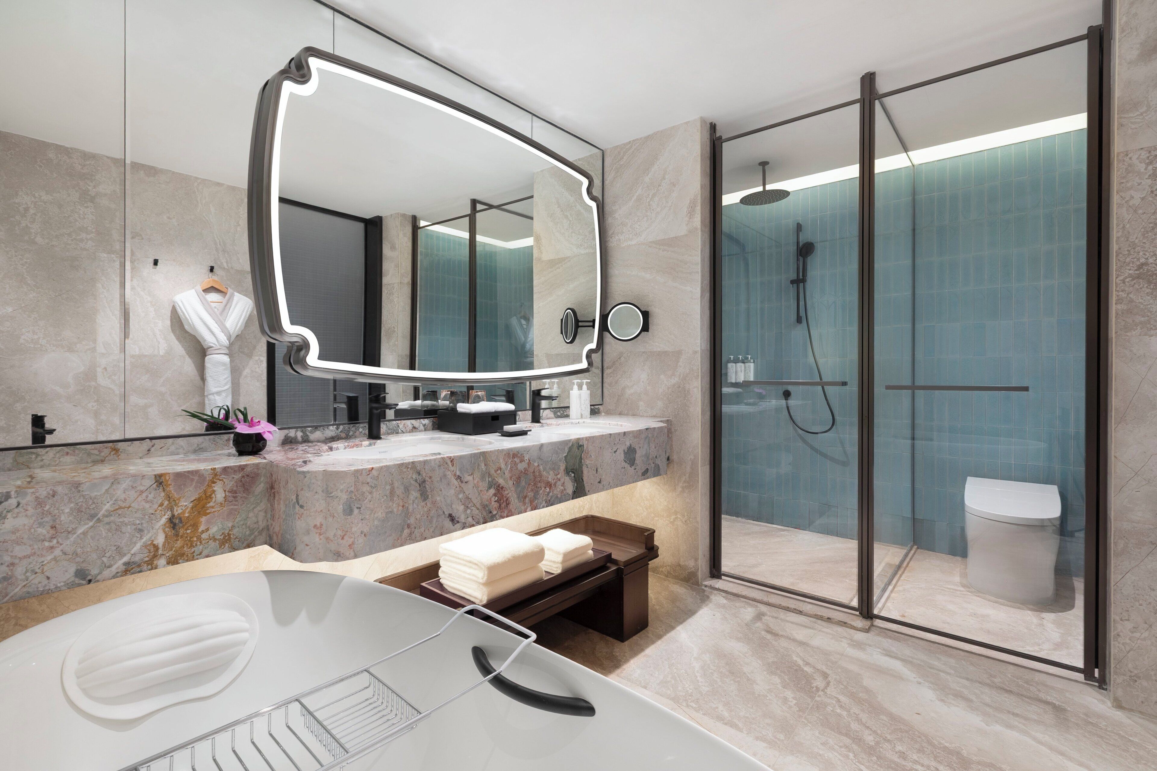 Blackout drapes, free WiFi, bed sheets